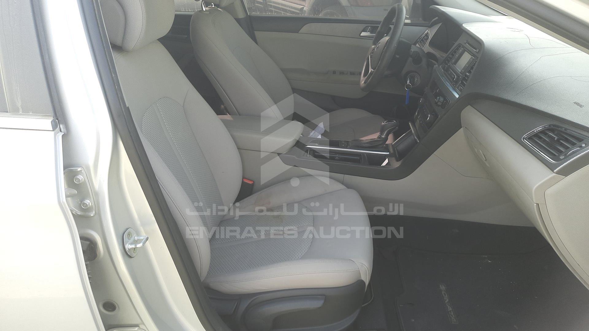 2016 HYUNDAI SONATA VIN: KMHE241G2GA122507