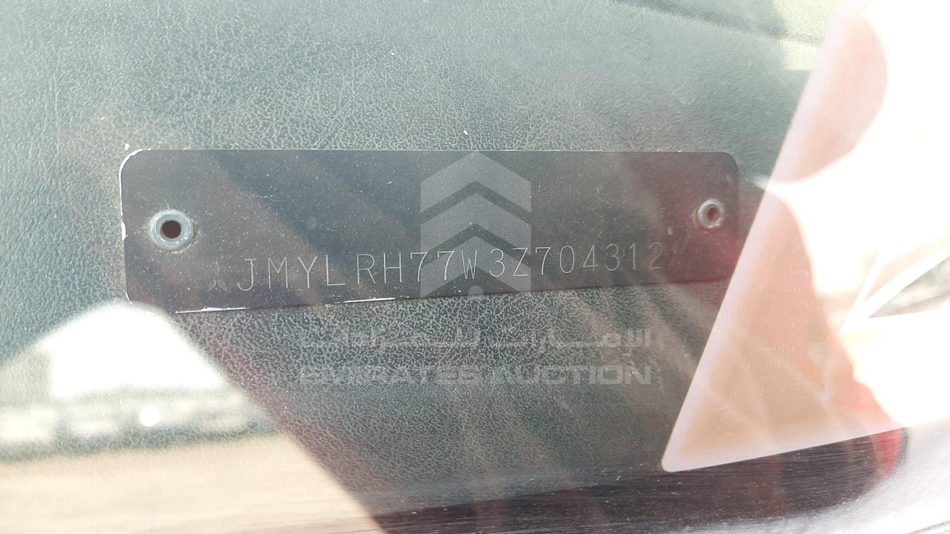 2003 MITSUBISHI PAJERO VIN: JMYLRH77W3Z704312