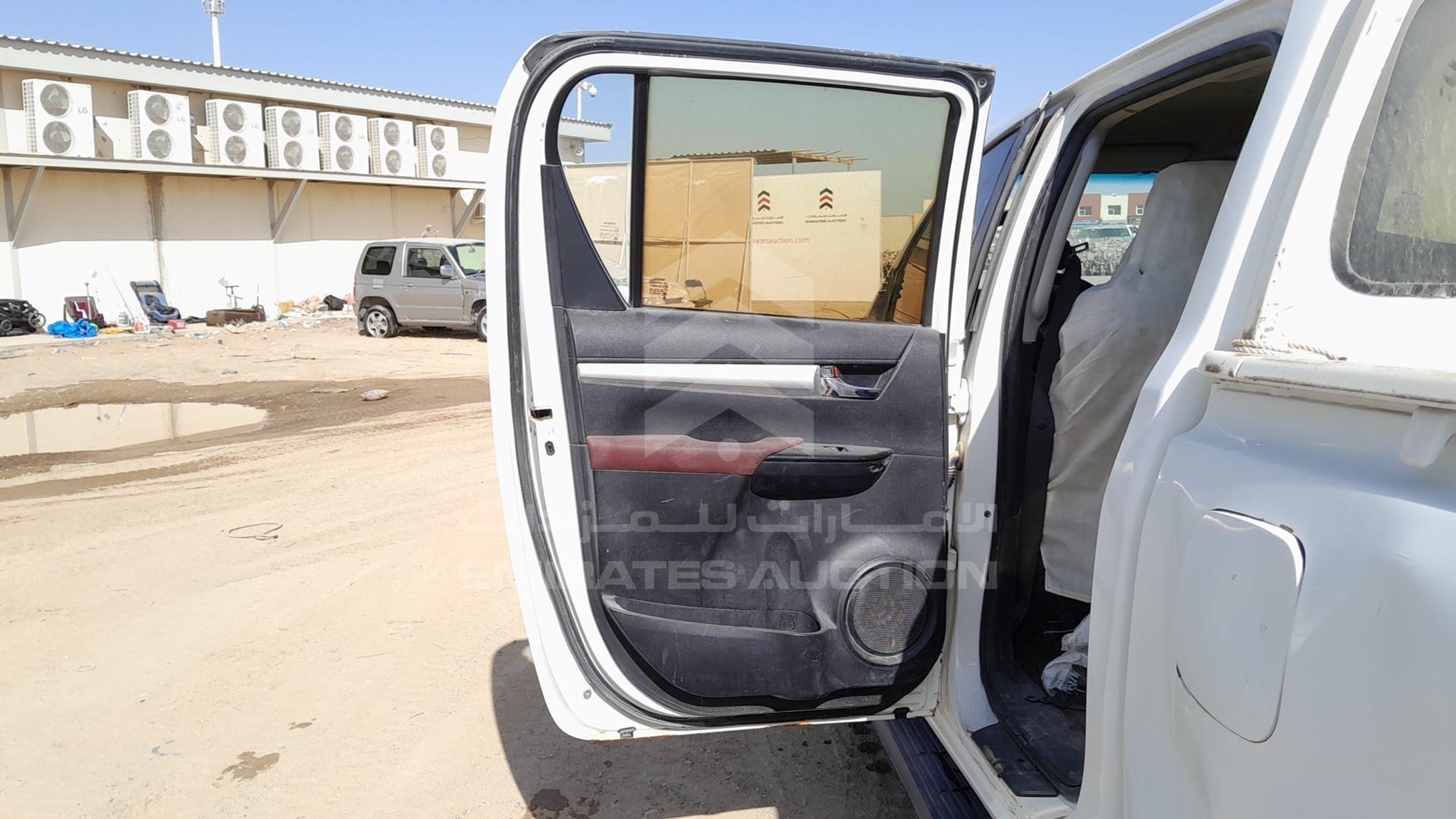 0 TOYOTA HILUX VIN: MR0HX8CD100881708
