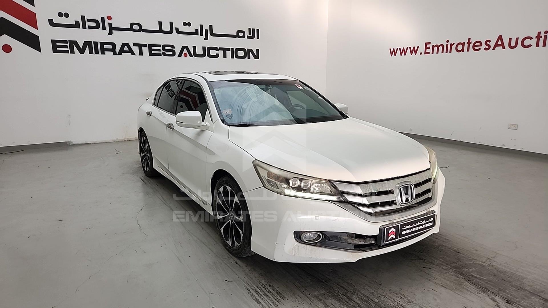 2016 HONDA ACCORD VIN: LUCCR2647G3413109