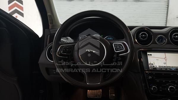 Jaguar X J 2011 SAJAA28G5BMV14471 Image 5