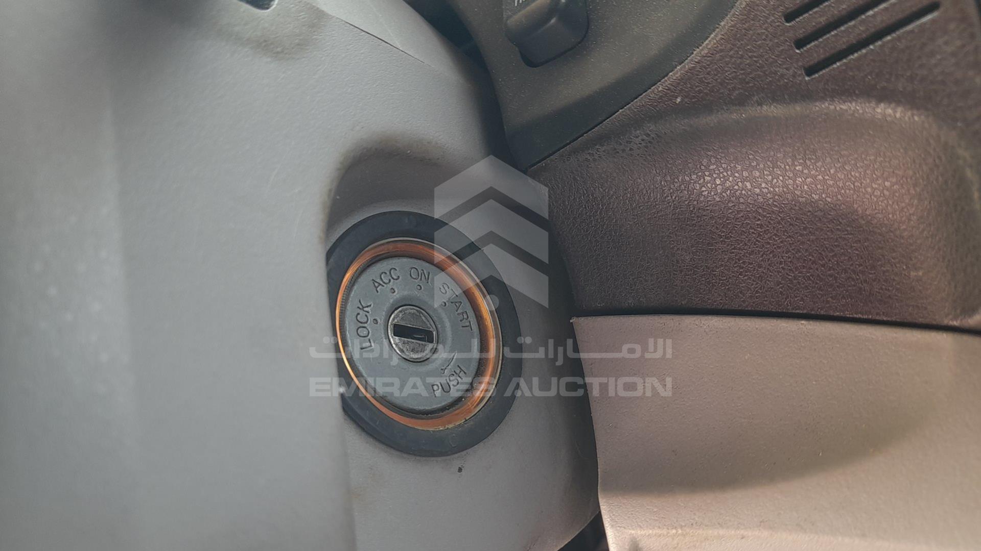 2005 MITSUBISHI GRANDIS VIN: JMYLRNA4W5Z703521