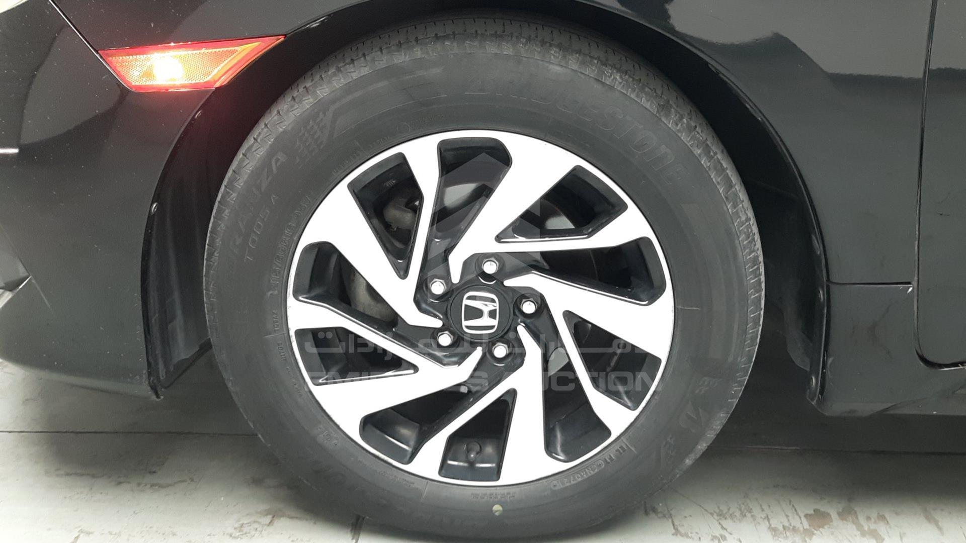 2016 HONDA CIVIC VIN: 19XFC2970GE451030