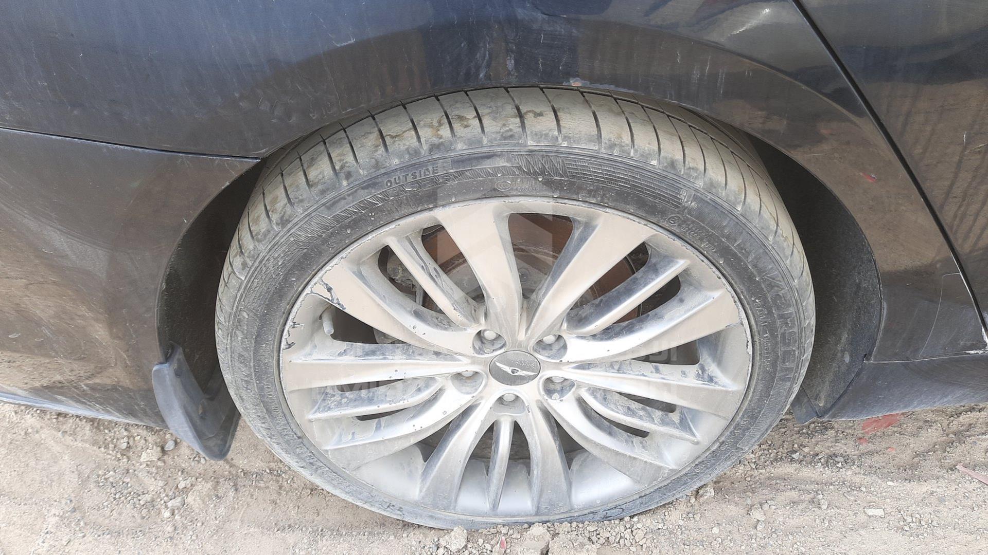 2015 HYUNDAI GENESIS VIN: KMHGN41E9FU060387