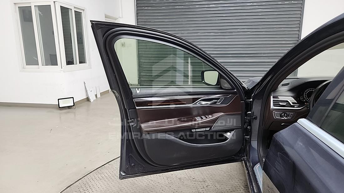 2016 BMW 740 LI — Front Left Door — Photo 12
