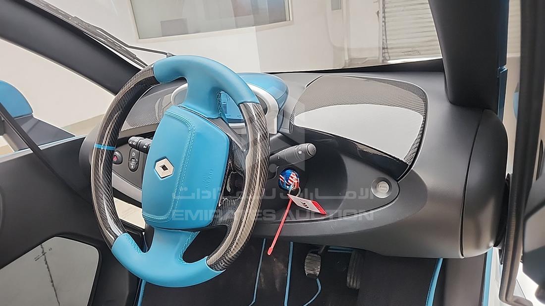 2018 Renault Twizy — Front Right Passenger Dashboard View — Photo 21