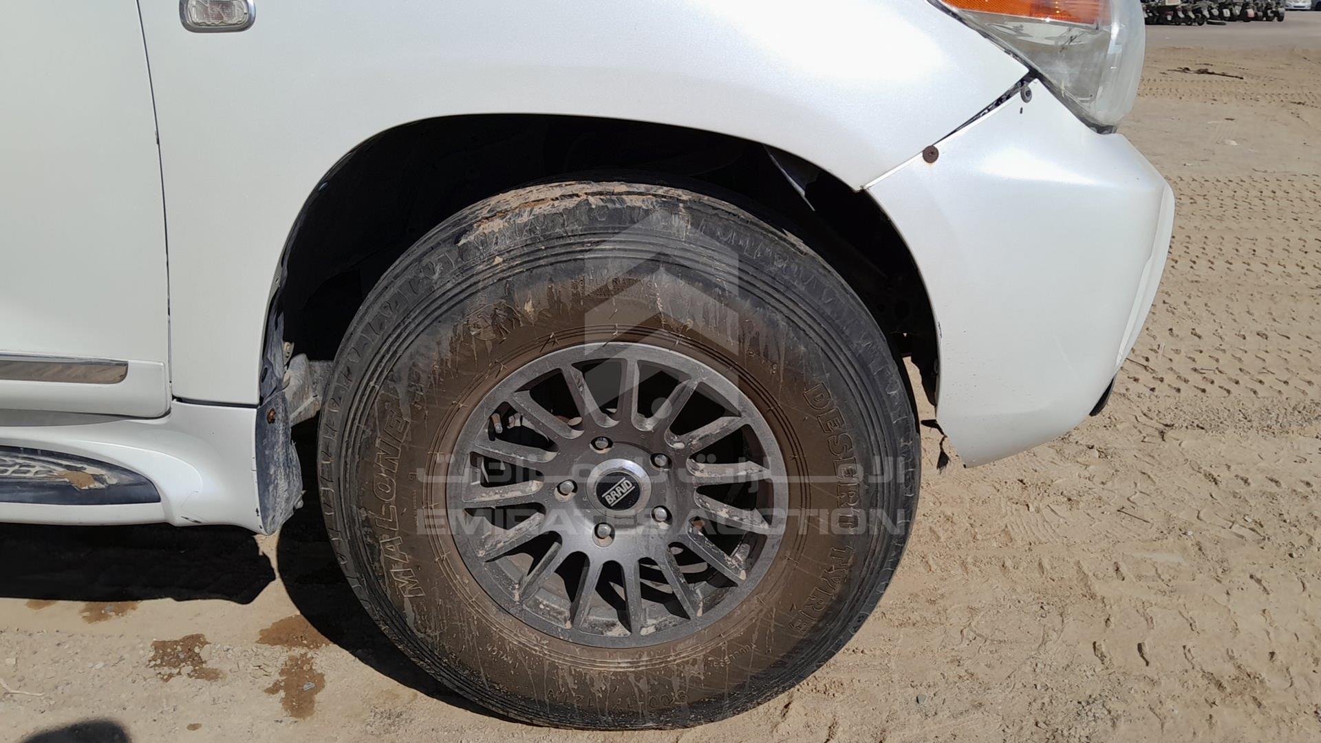 2011 TOYOTA LAND CRUISER VIN: JTMHT05J7B4041507