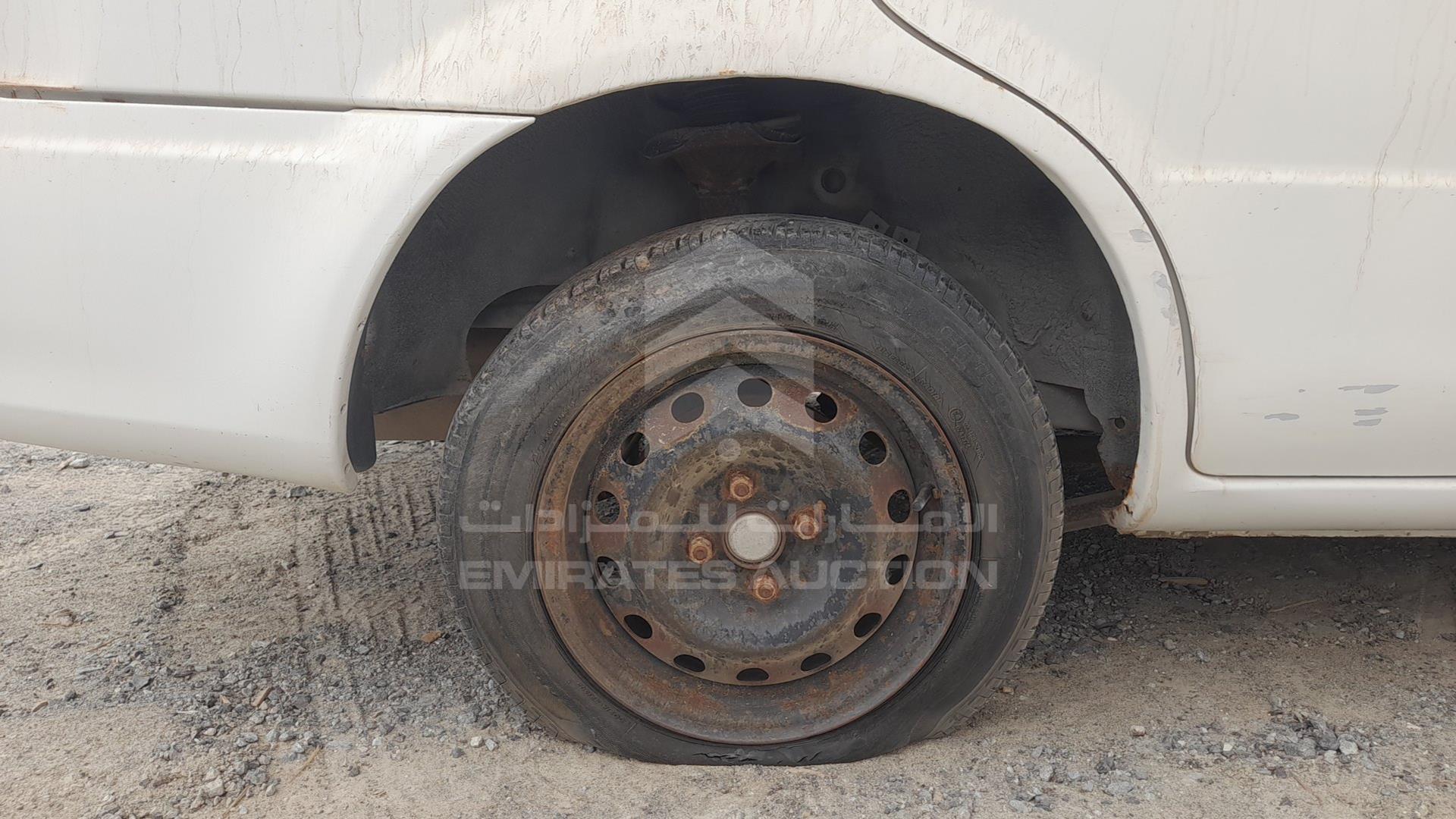 2004 MAZDA 323 VIN: JM7BJ12M441226477