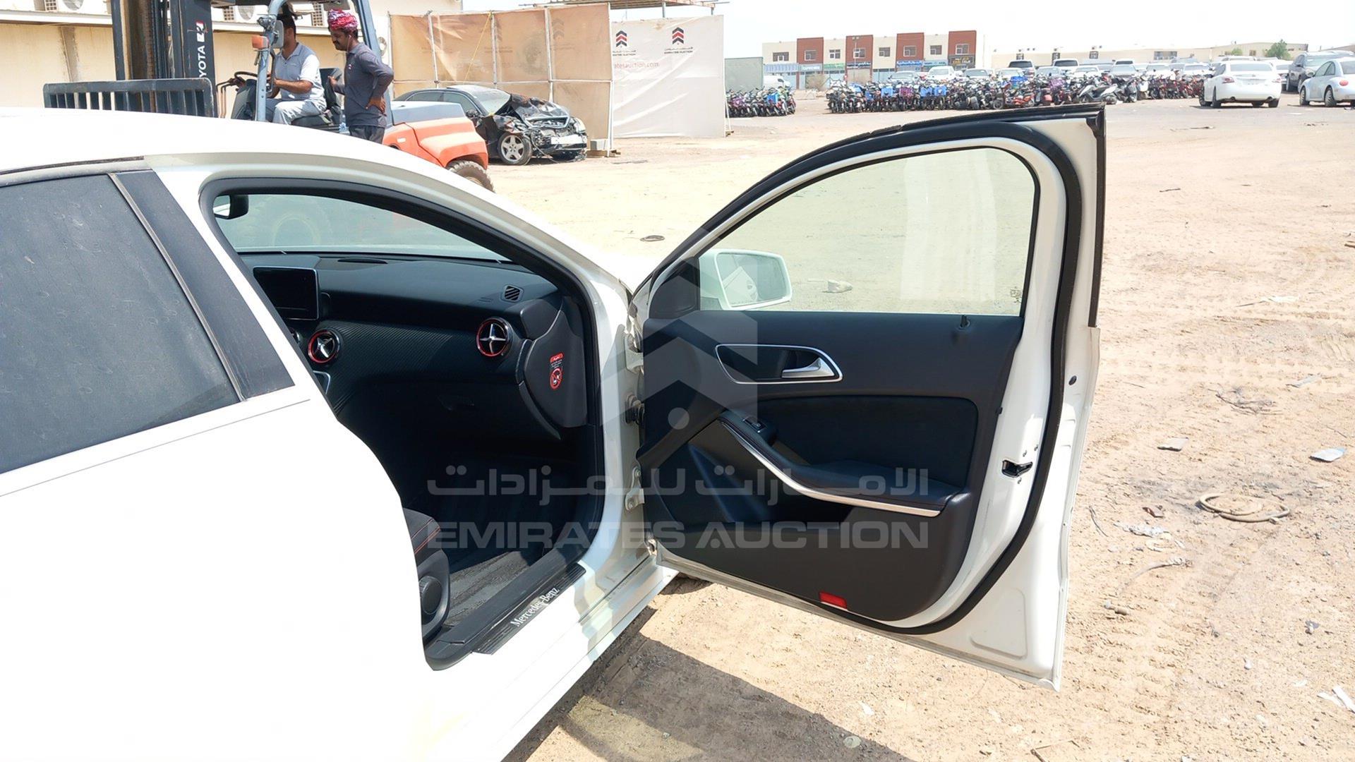 2014 MERCEDES A 250 VIN: WDDBF4EB4EJ245917