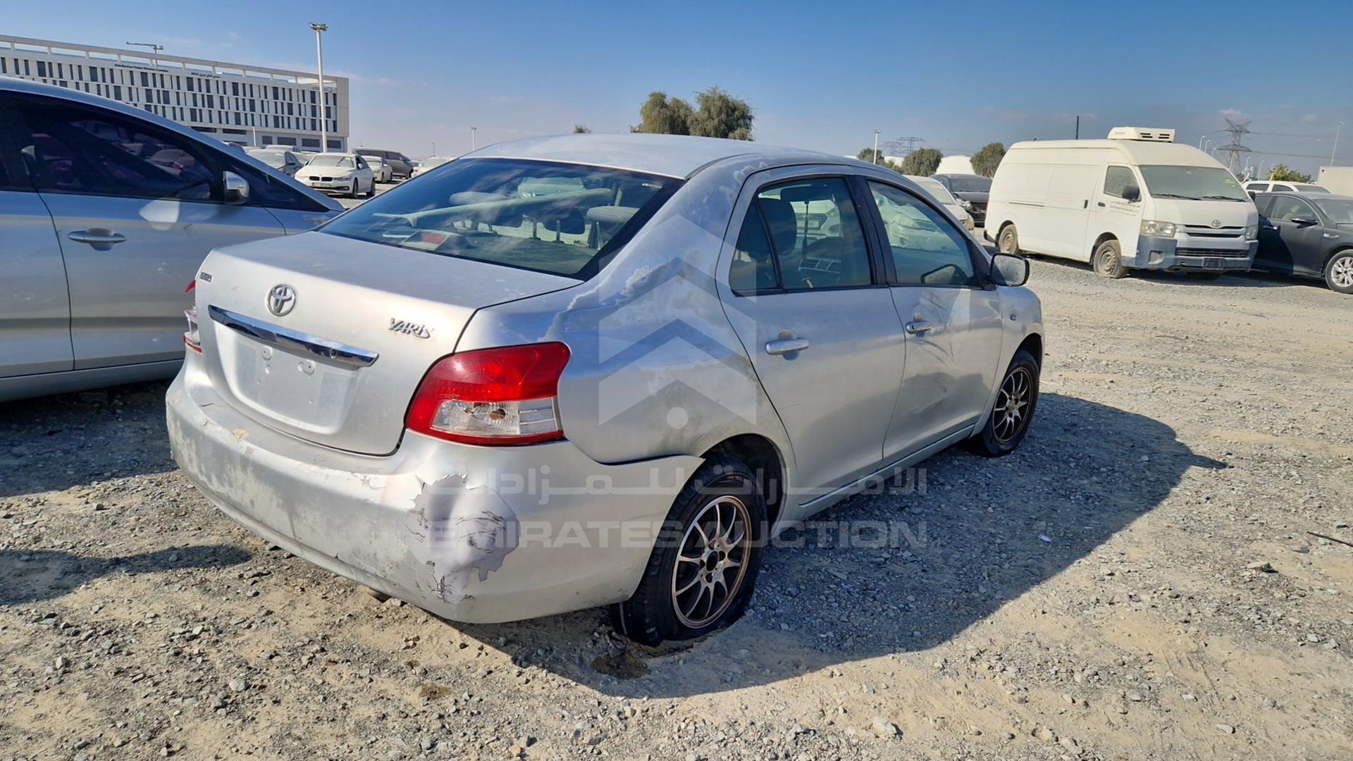 2007 TOYOTA YARIS VIN: JTDBW923471062749