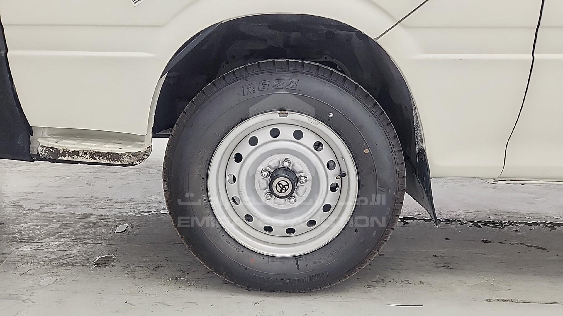 2004 TOYOTA HIACE VIN: JT4ZR119747014734