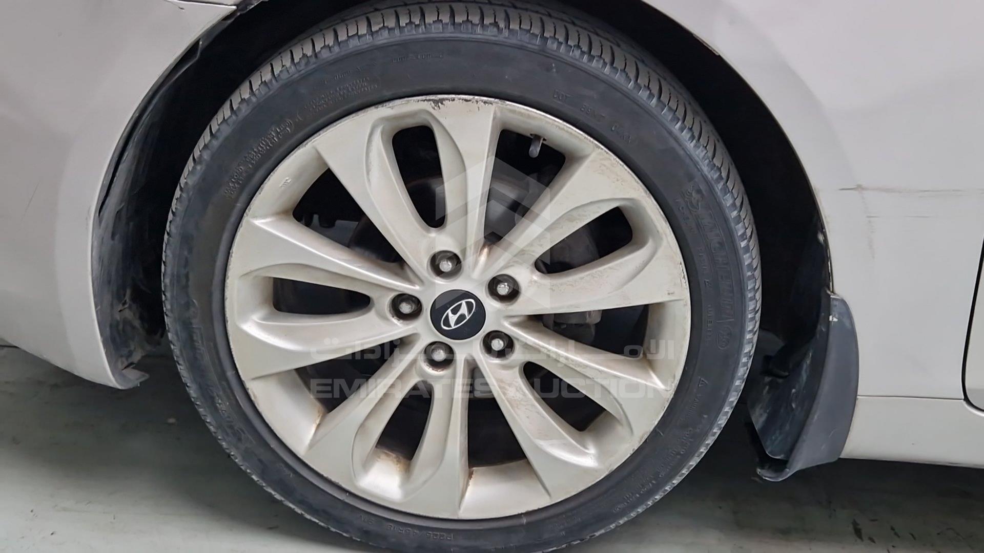2012 HYUNDAI SONATA VIN: KMHEC41C2CA388372