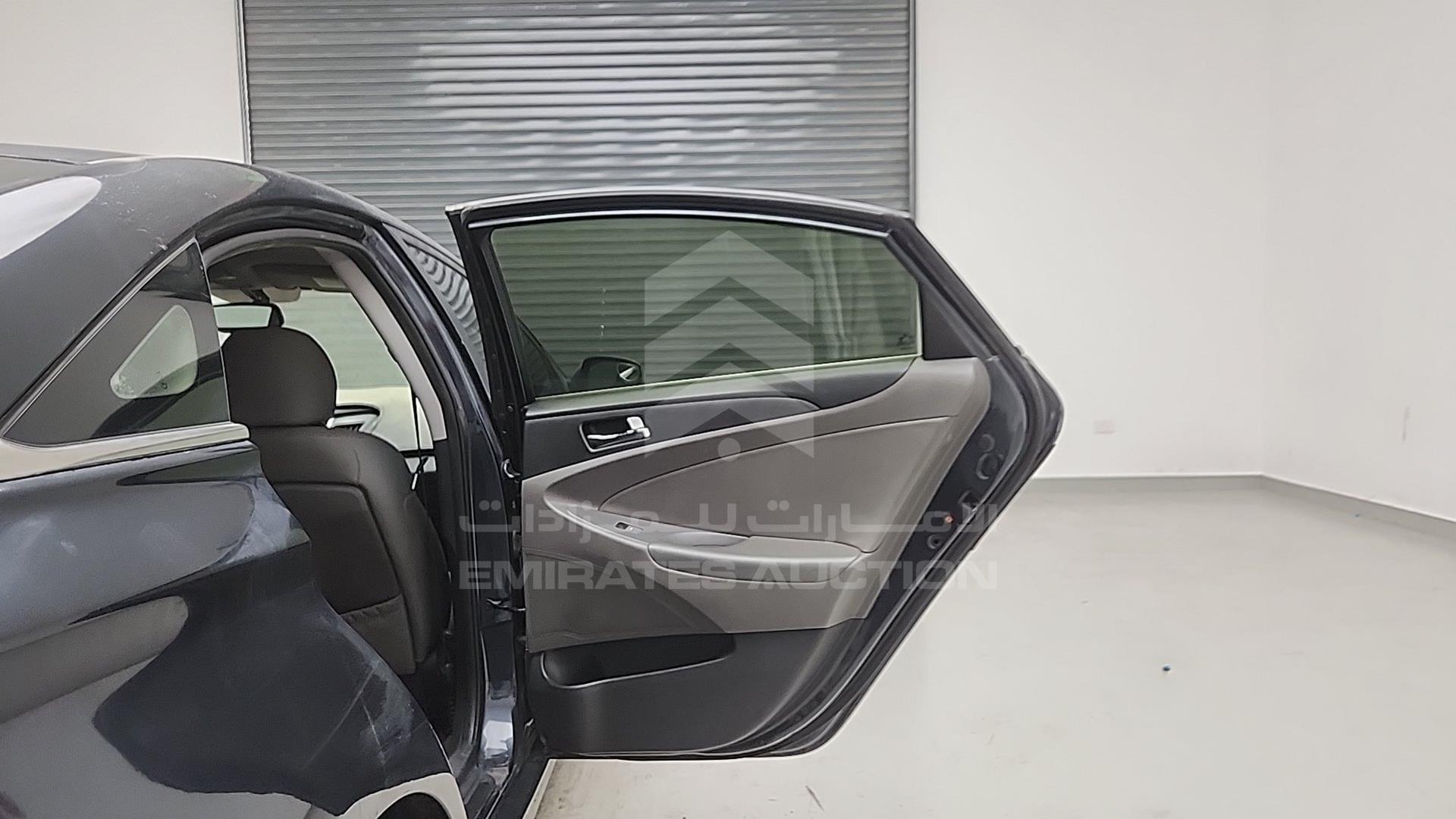 2013 HYUNDAI SONATA VIN: 5NPEB4AC5DH513740