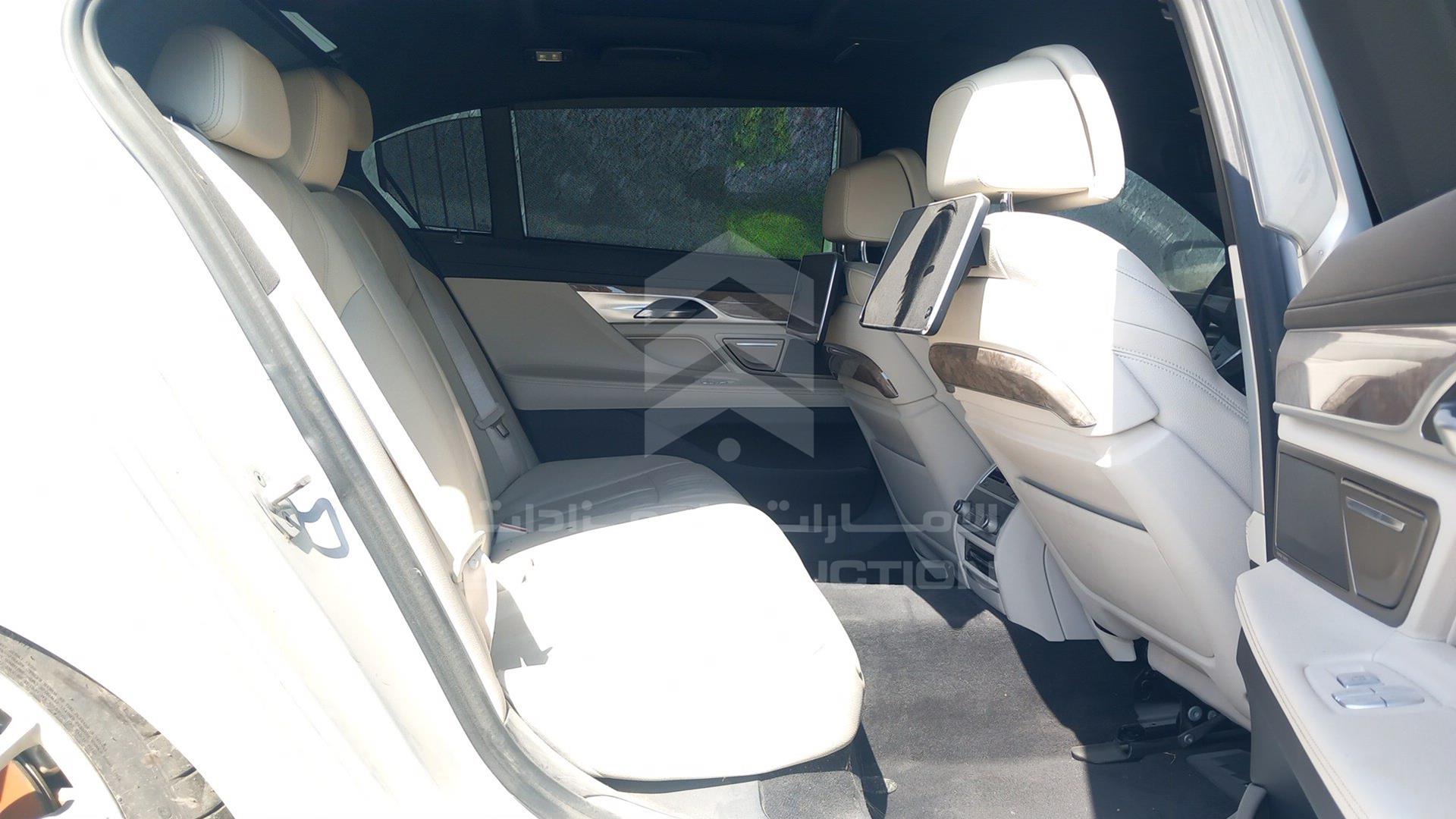 2020 BMW 730 VIN: WBA7T0108LCD21517