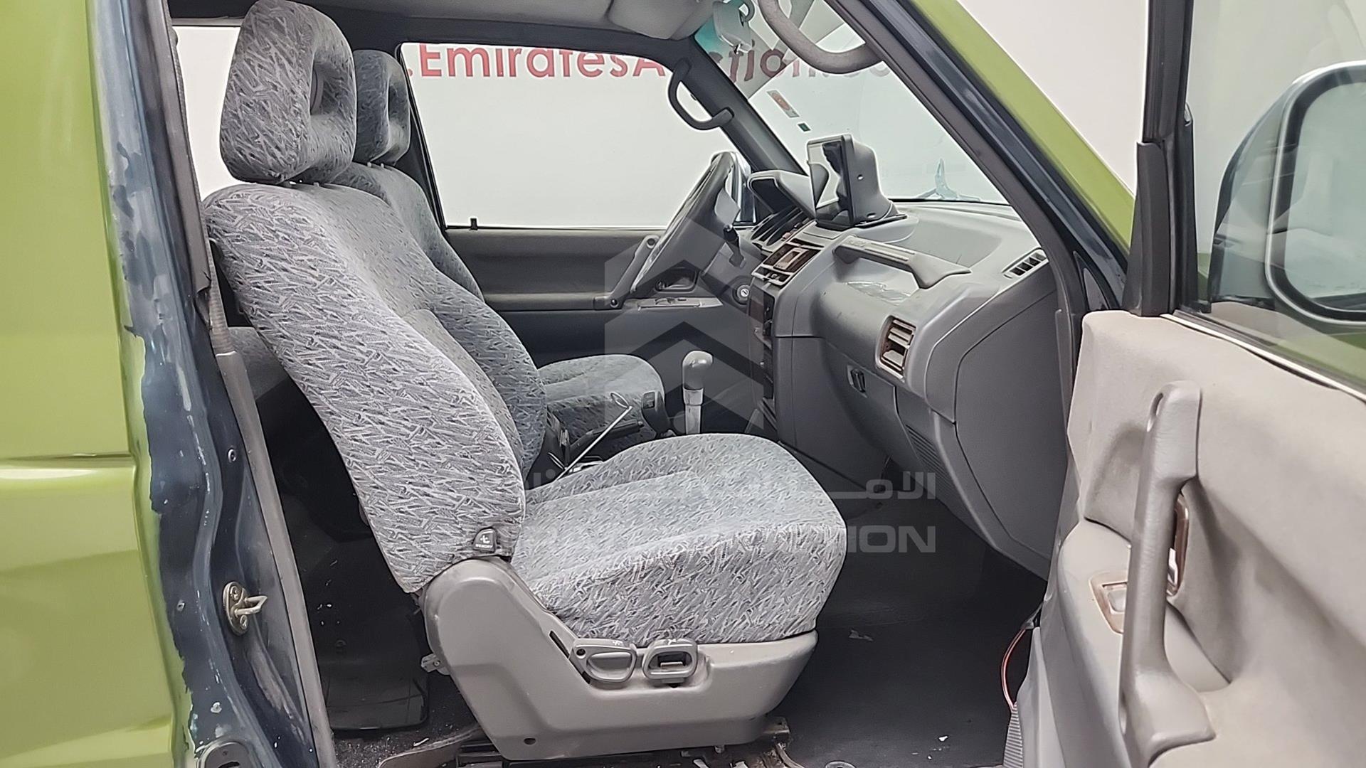 2000 MITSUBISHI PAJERO VIN: JMY0RV230YJ703802