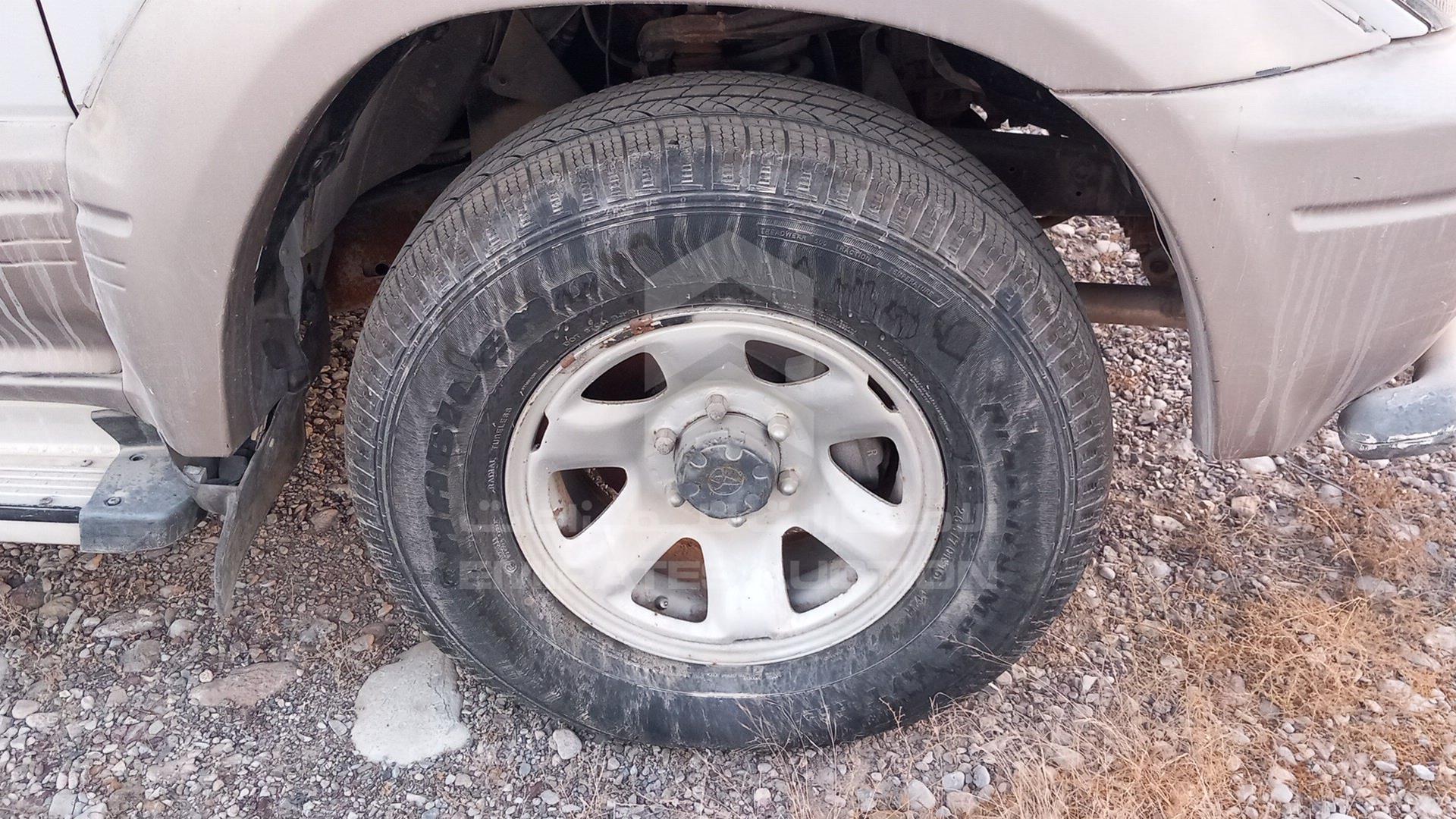 2001 TOYOTA PRADO VIN: JTEBM99J010039519