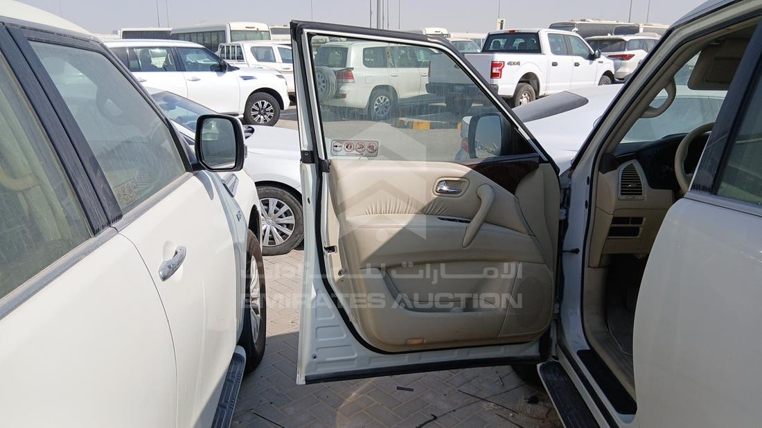 نيسان باترول 2019 — الباب الأمامي الأيسر — صورة 11