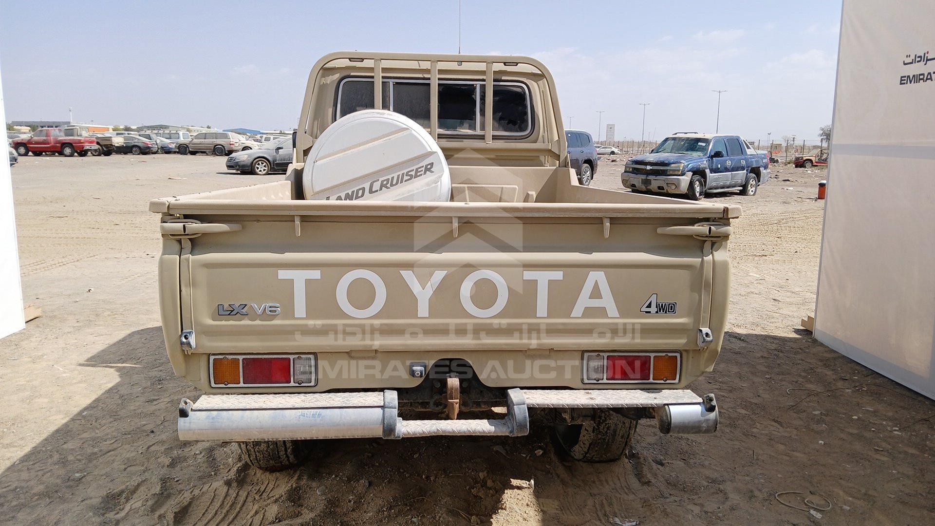 2015 TOYOTA LAND CRUISER VIN: JTFLU73J1F7019579