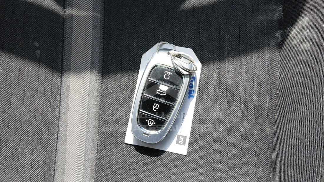 2021 Hyundai Sonata Hybrid — Keys — Photo 5