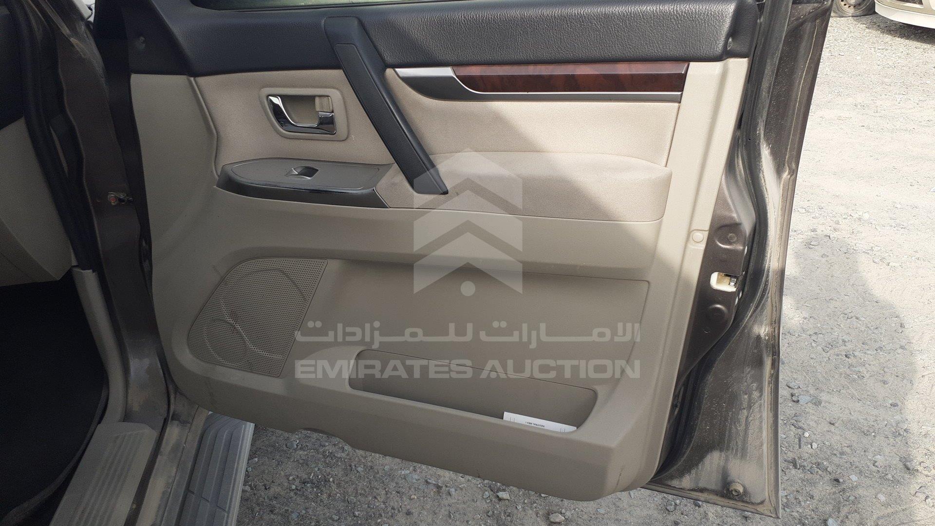JMYLRV95WDJ708656 - 2013 Mitsubishi Pajero - #351548