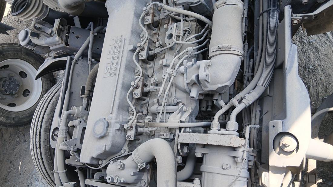 2014 Isuzu NMR — Engine Bay — Photo 26
