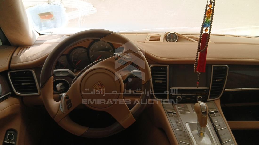 2011 Porsche Panamera - Scrap without document — Steering & Mounted Controls — Photo 9
