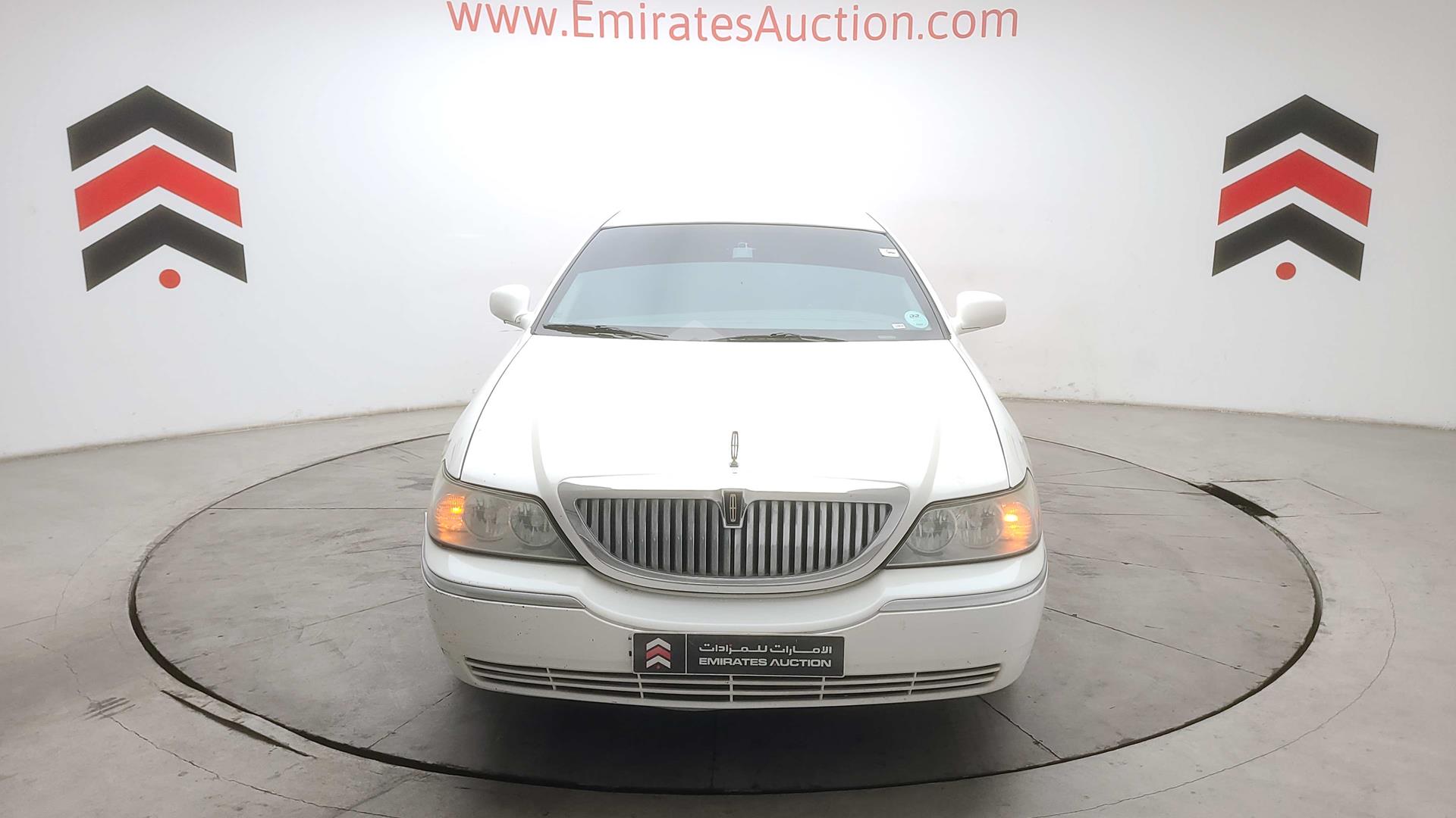 2010 LINCOLN TOWN VIN: 2LNBL8CV9AX752302