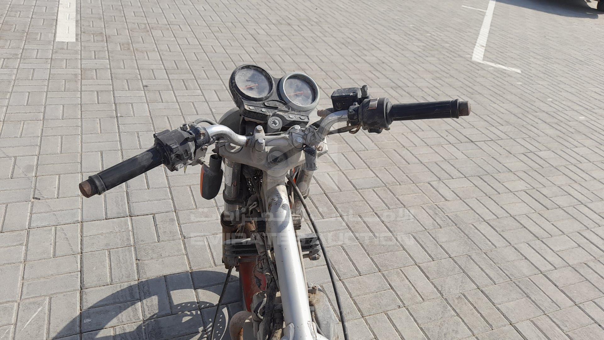0 HONDA MOTORBIKE VIN: 9C2MC35007R300660
