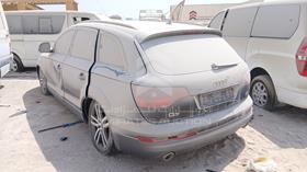 2007 Audi Q7 — Rear Left Angle — Photo 6 — Thumbnail