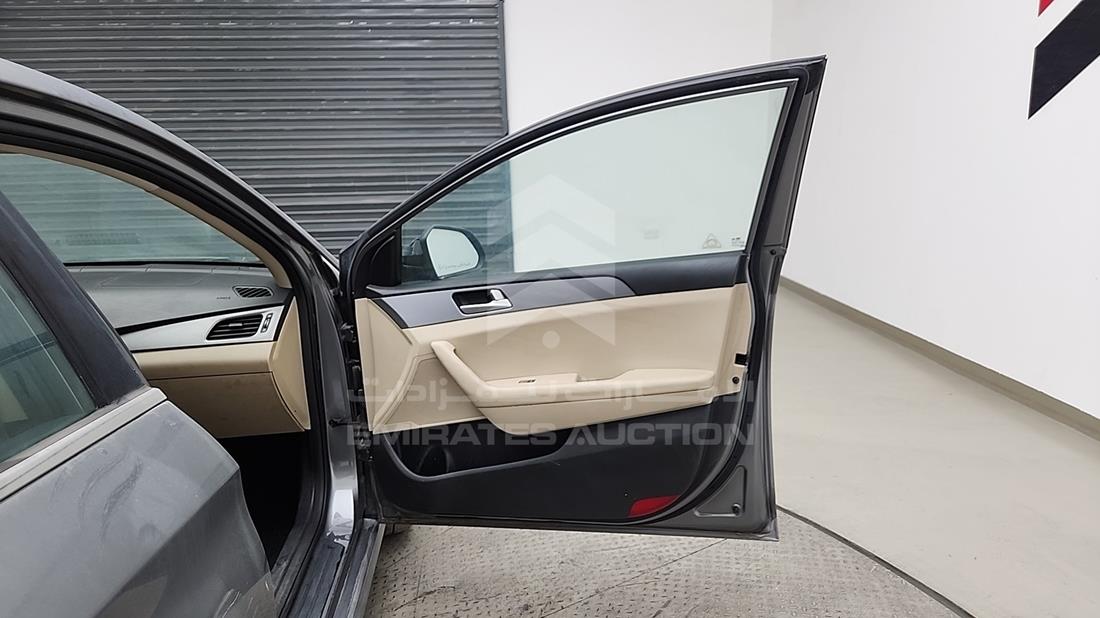 2018 Hyundai Sonata — Front Right Door — Photo 27