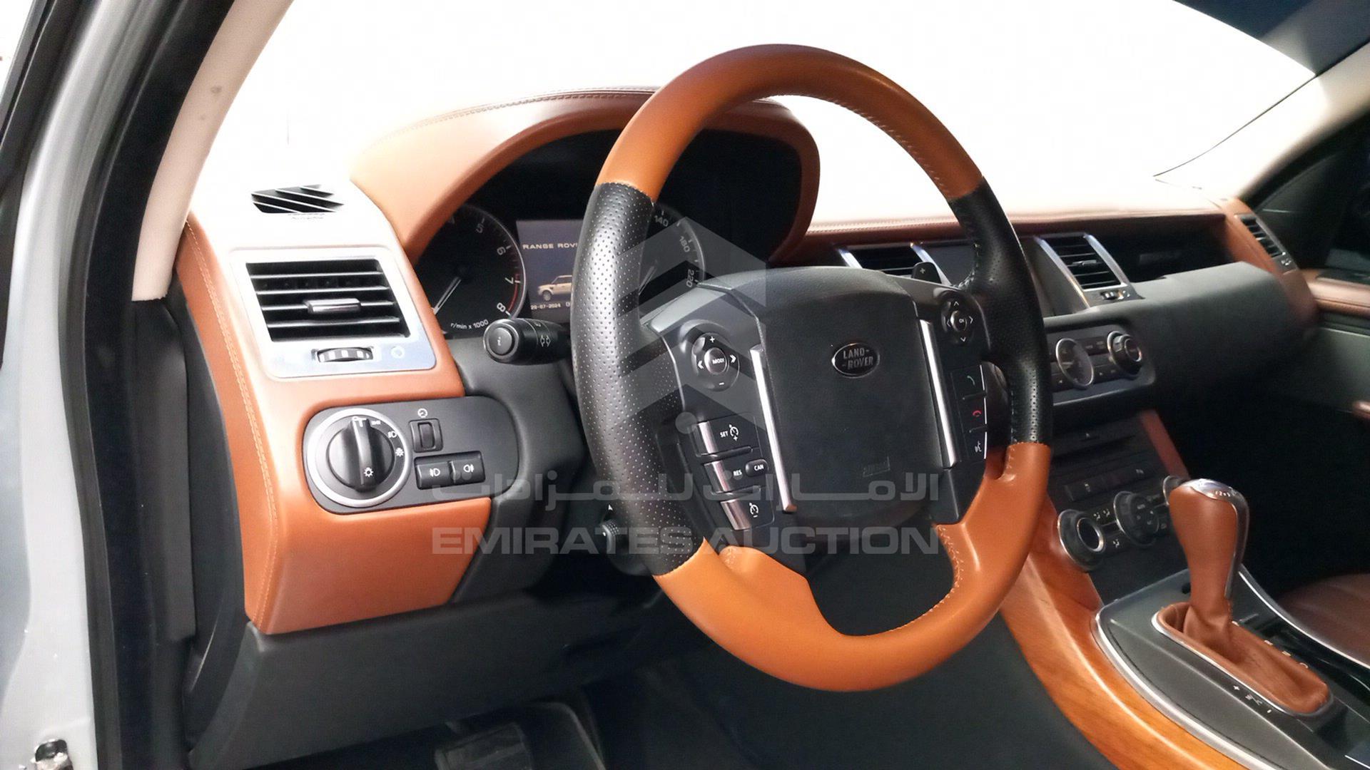 2011 RANGE ROVER SPORT VIN: SALLSAAD4BA298420