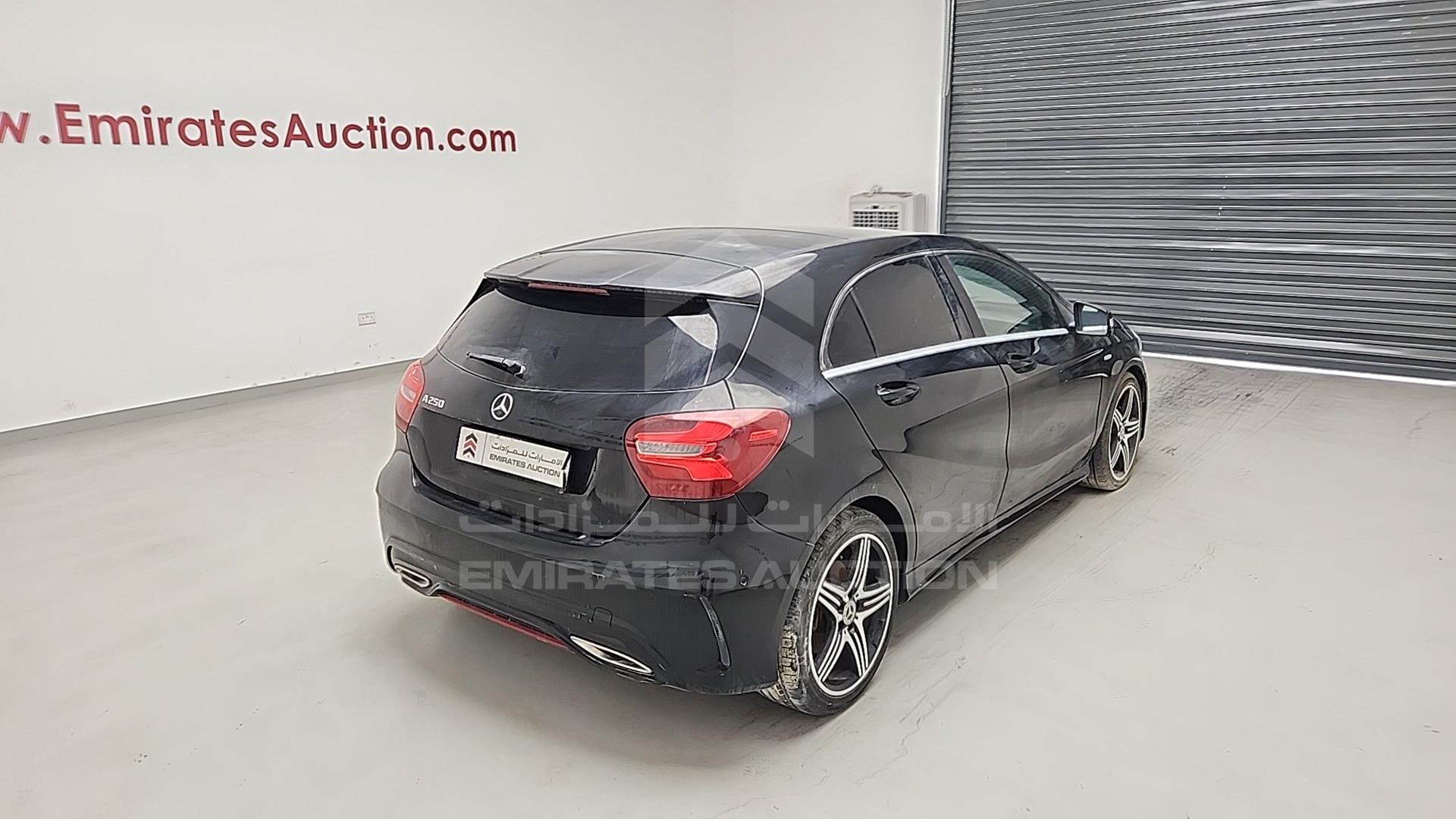 2018 MERCEDES A 250 VIN: WDDBF4EB4JJ734182