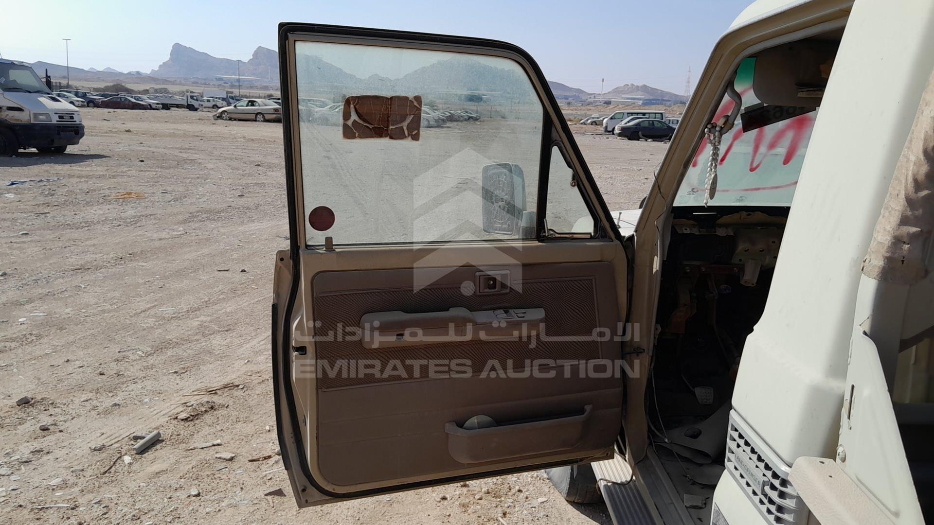 2010 TOYOTA LAND CRUISER VIN: JTFLU73J8A4507289