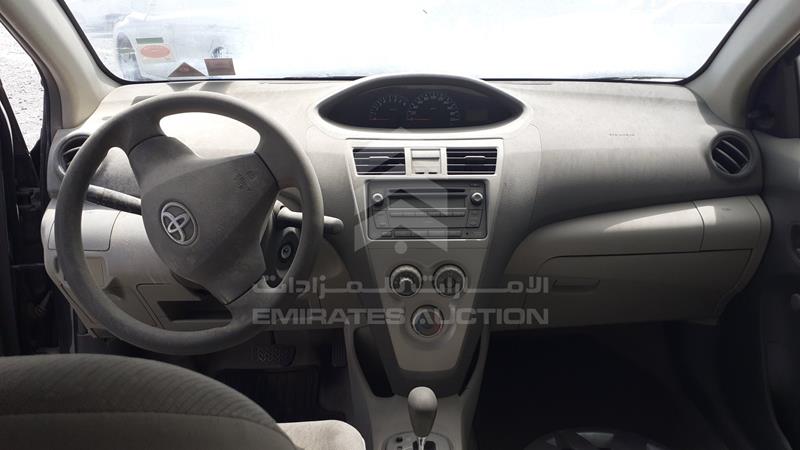 JTDBW9233DL072849 Auction: EmiratesAuction Lot: 410735 JTDBW9233DL072849 Toyota Yaris 2013 GREY Photo 16