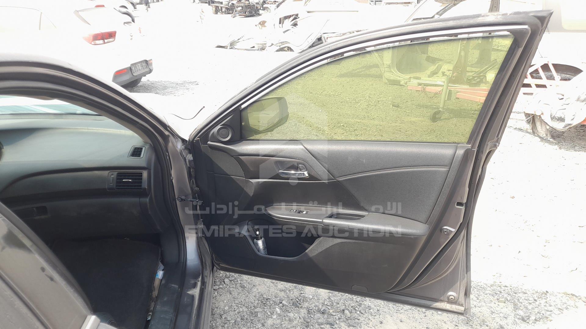 2015 HONDA ACCORD VIN: 1HGCR2F72FA168973
