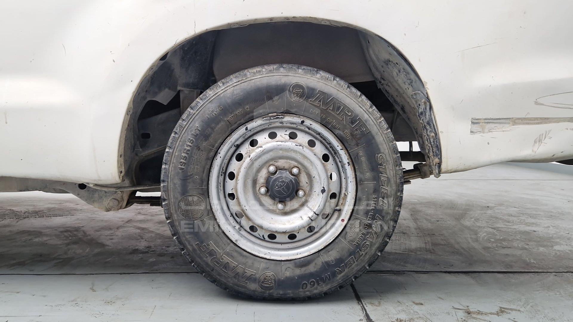 2007 TOYOTA HILUX VIN: MR0CX12GX70017604