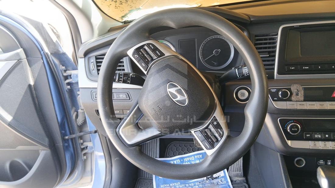 2018 Hyundai Sonata — Steering & Mounted Controls — Photo 13