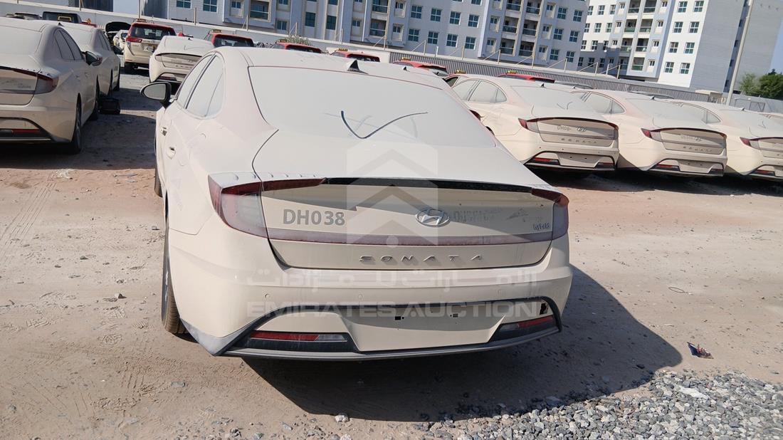 هيونداي سوناتا هجينة 2021 — الزاوية الخلفية — صورة 8