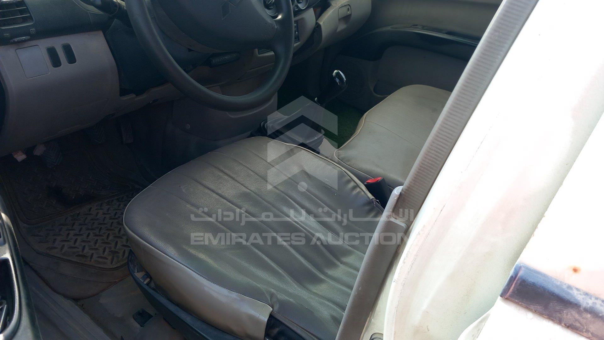 2011 MITSUBISHI L 200 VIN: MMBJNKA50BD026094