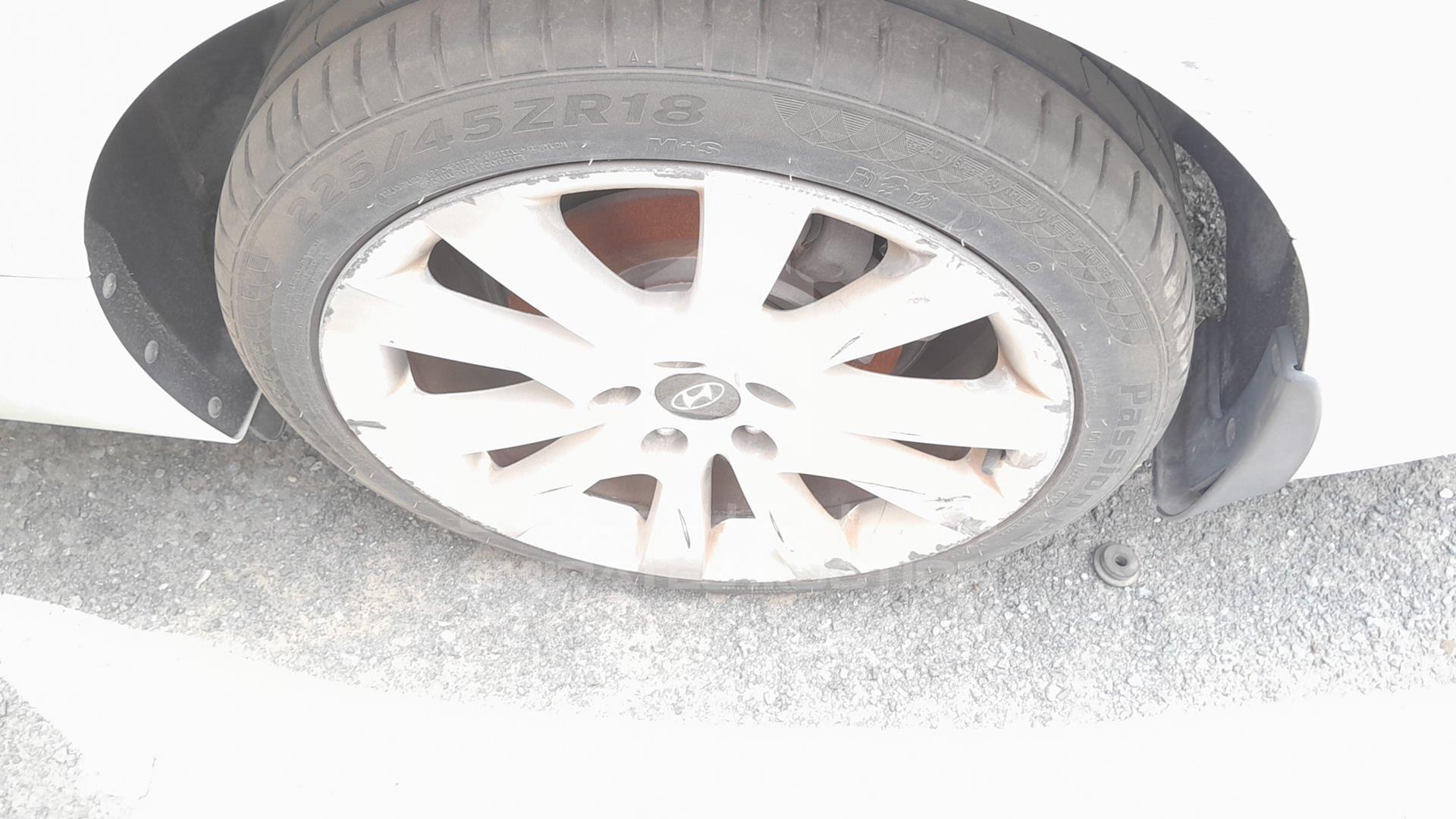 2014 HYUNDAI I40 VIN: KMHLC81C3EU063018