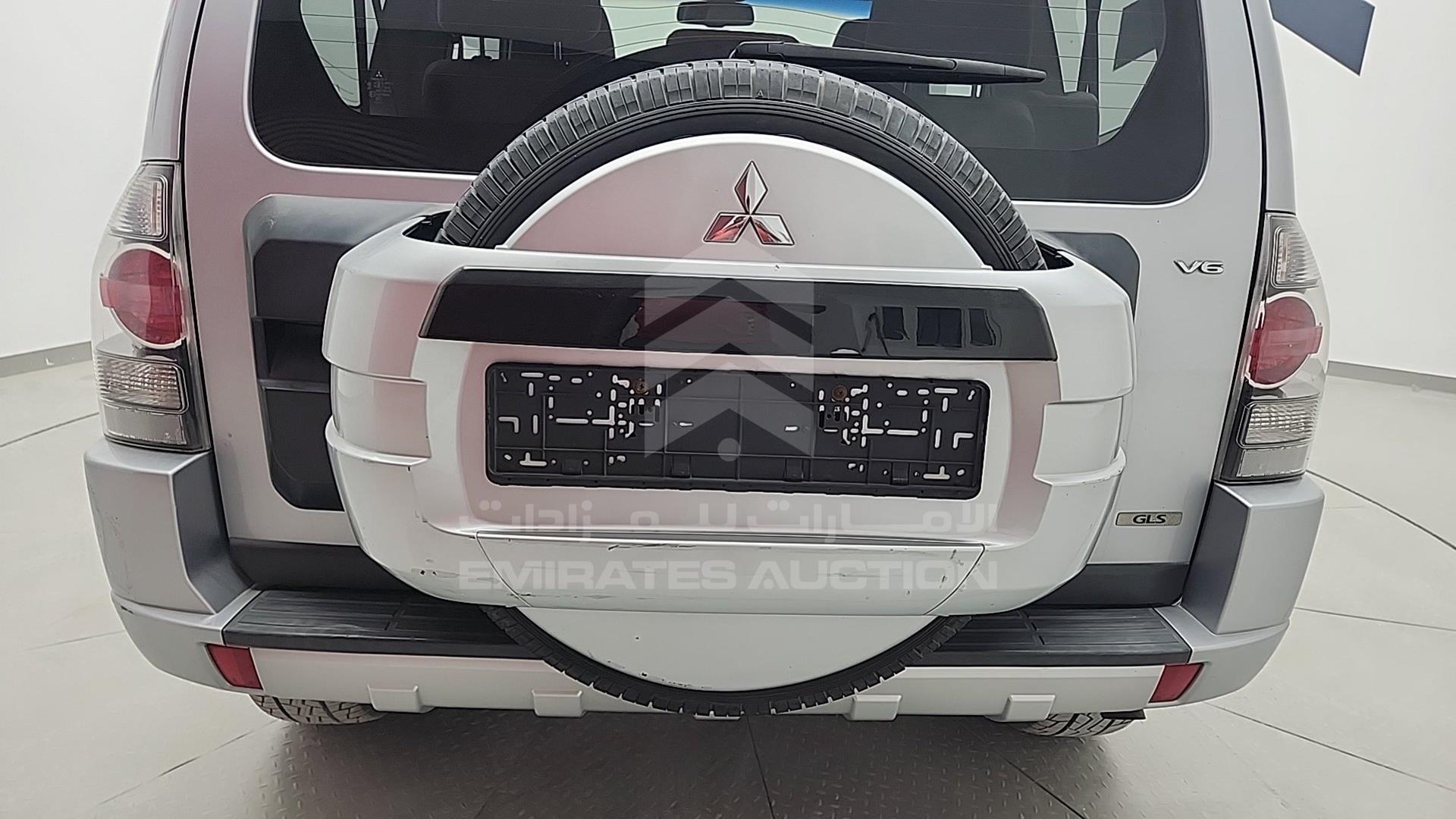 2011 MITSUBISHI PAJERO VIN: JMYMRV85WBJ704625