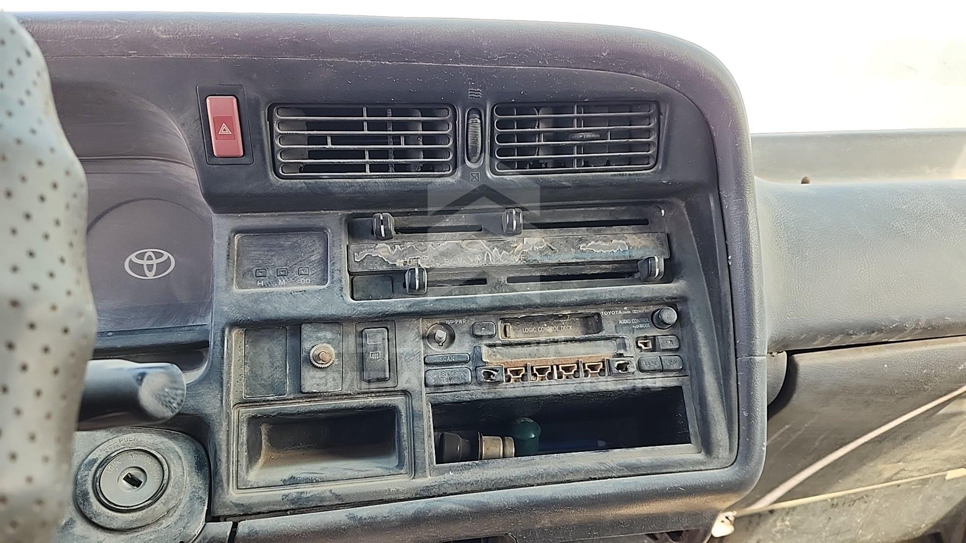 2000 TOYOTA HIACE VIN: JT4ZA1191Y0035729