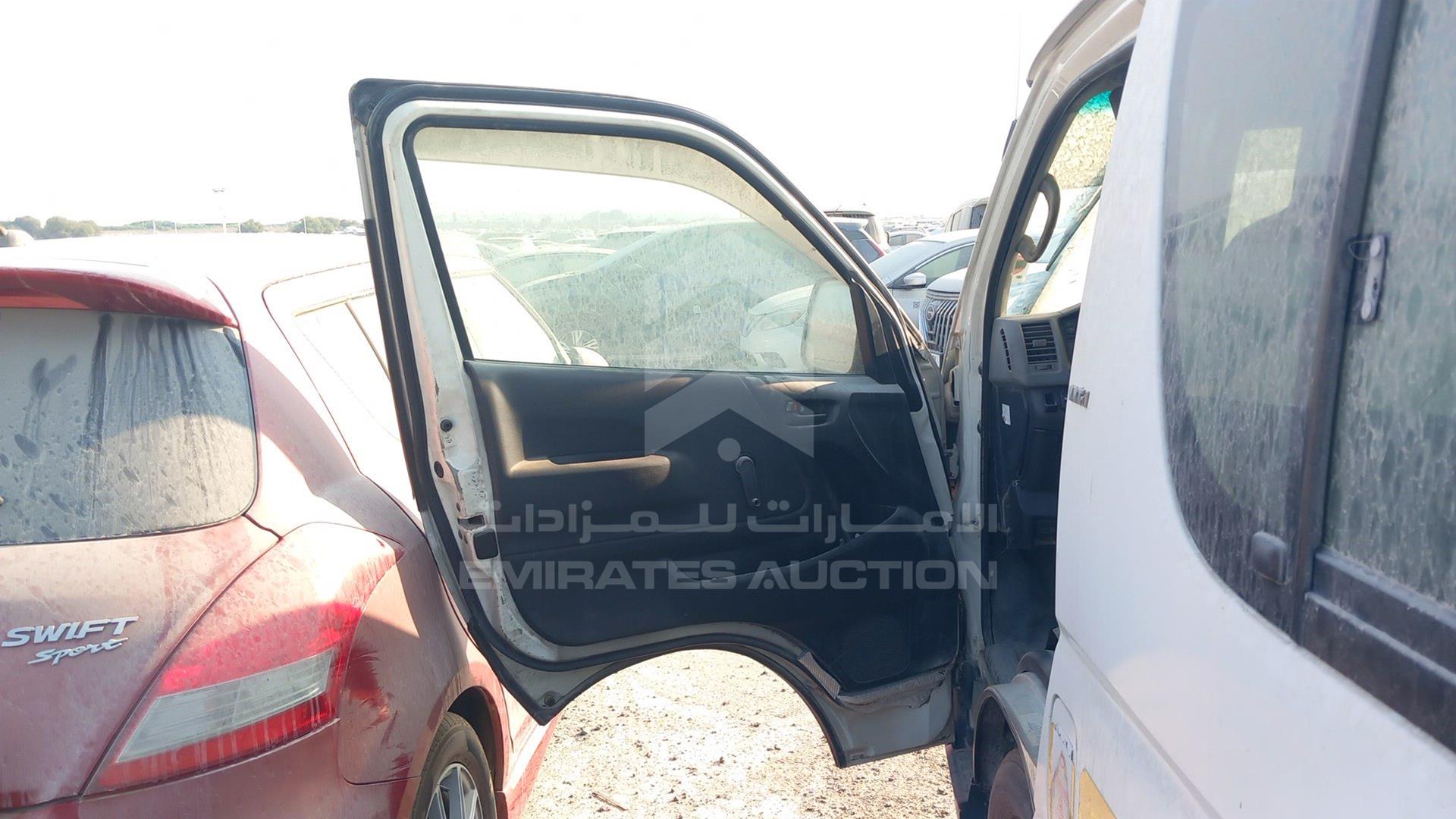 2009 TOYOTA HIACE VIN: JTGJX02P395008493