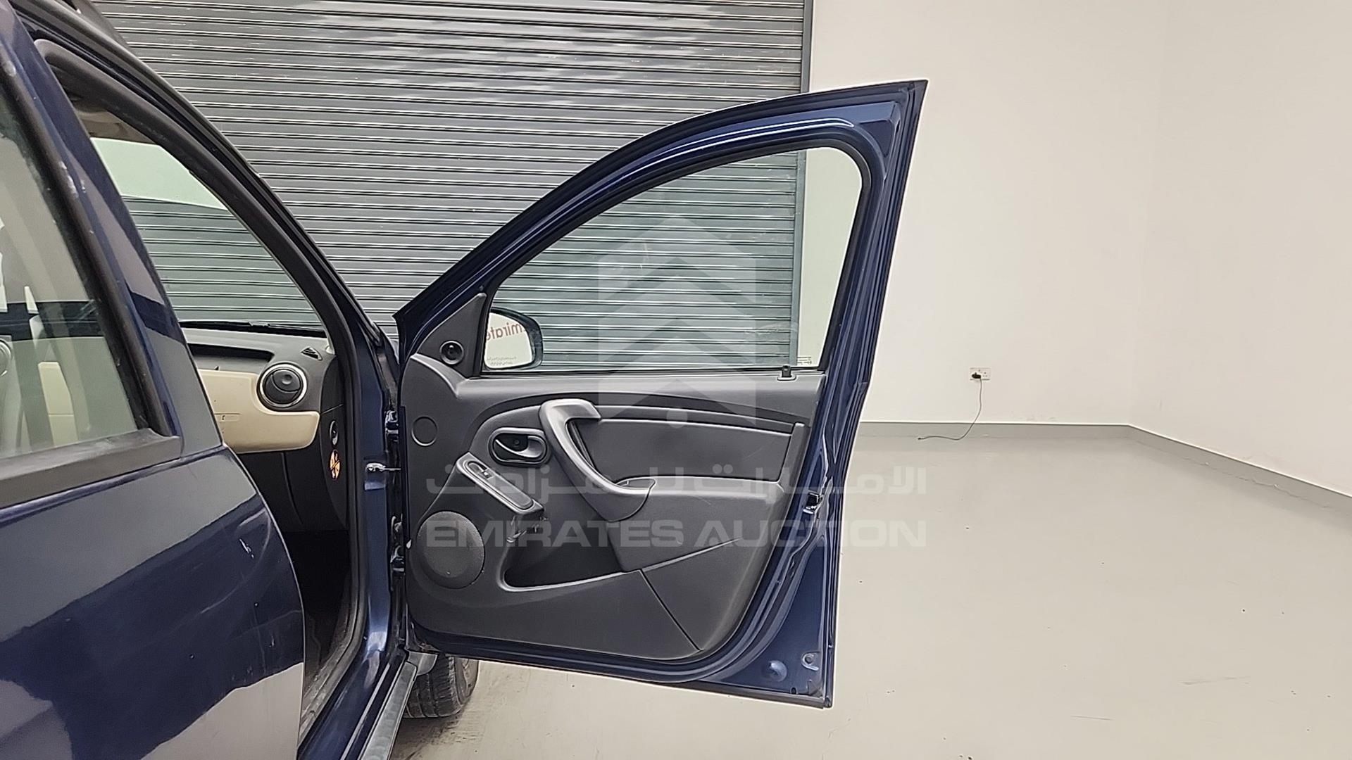 2017 RENAULT DUSTER VIN: VF1HSRCH8HA528635