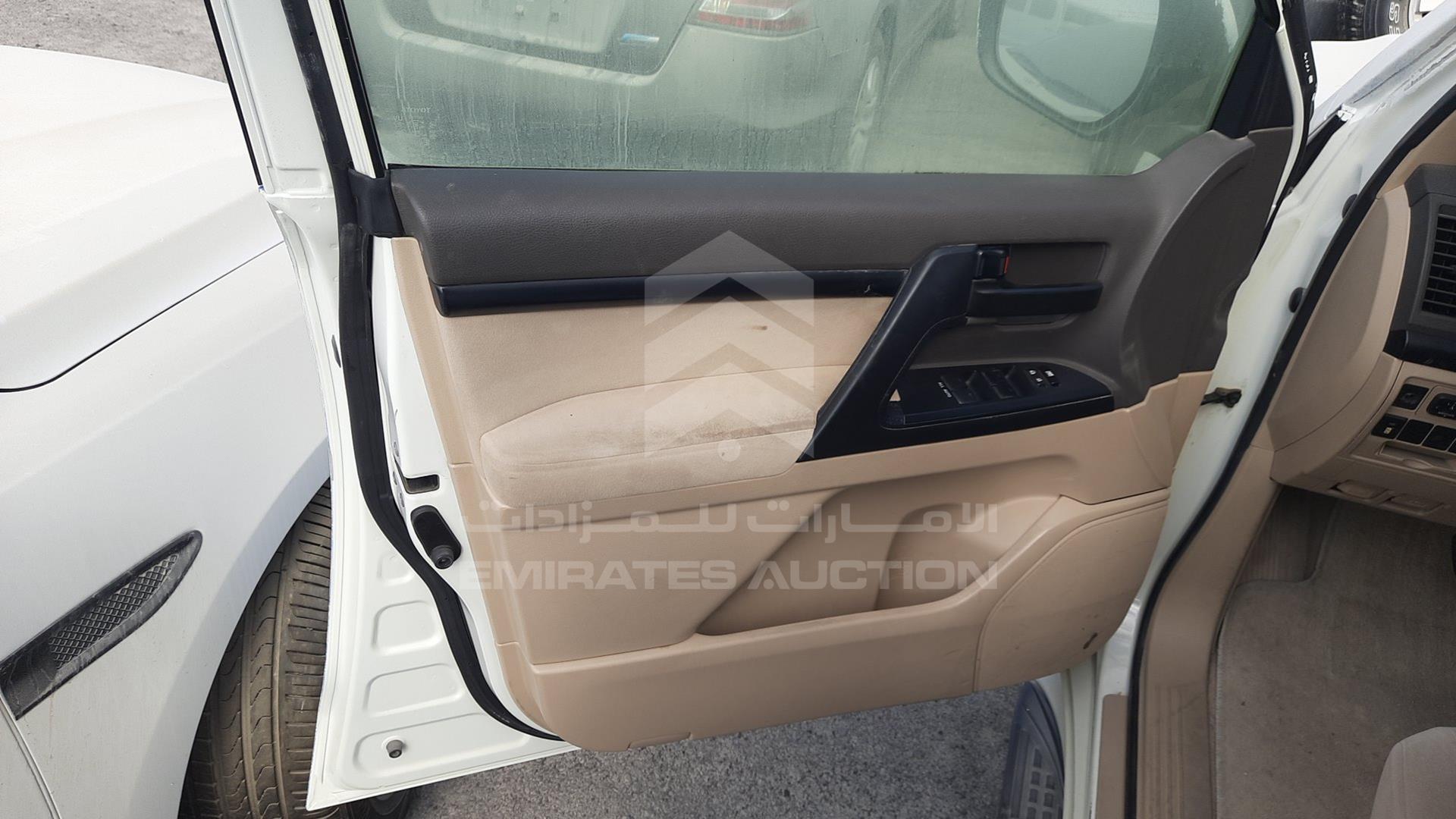 2014 TOYOTA LAND CRUISER VIN: JTMDU09J1E5082705
