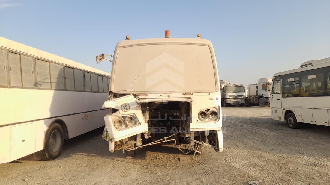 2005 Tata Bus — Full Front View — Photo 1