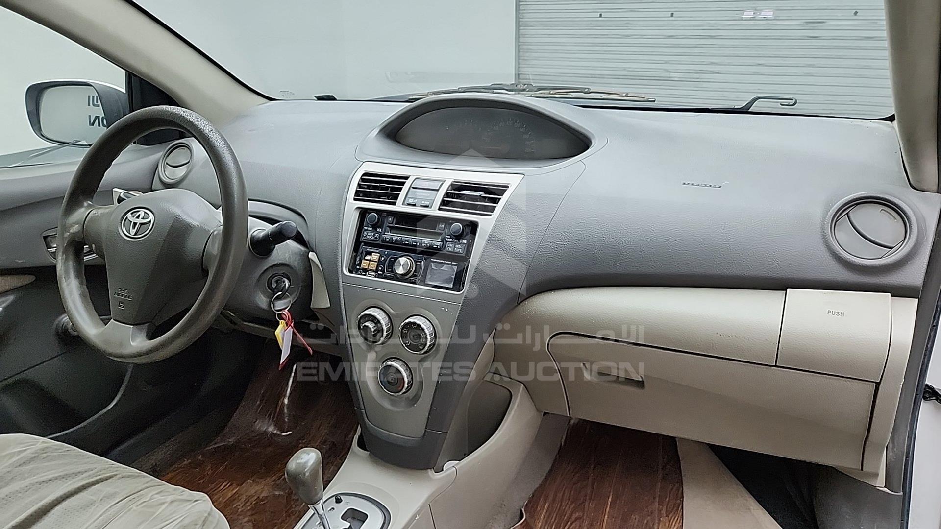 2009 TOYOTA YARIS VIN: JTDBW923X94025402
