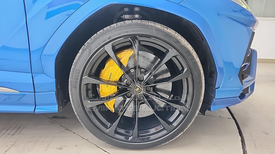 2021 Lamborghini Urus — Front Right Tyre — Photo 36