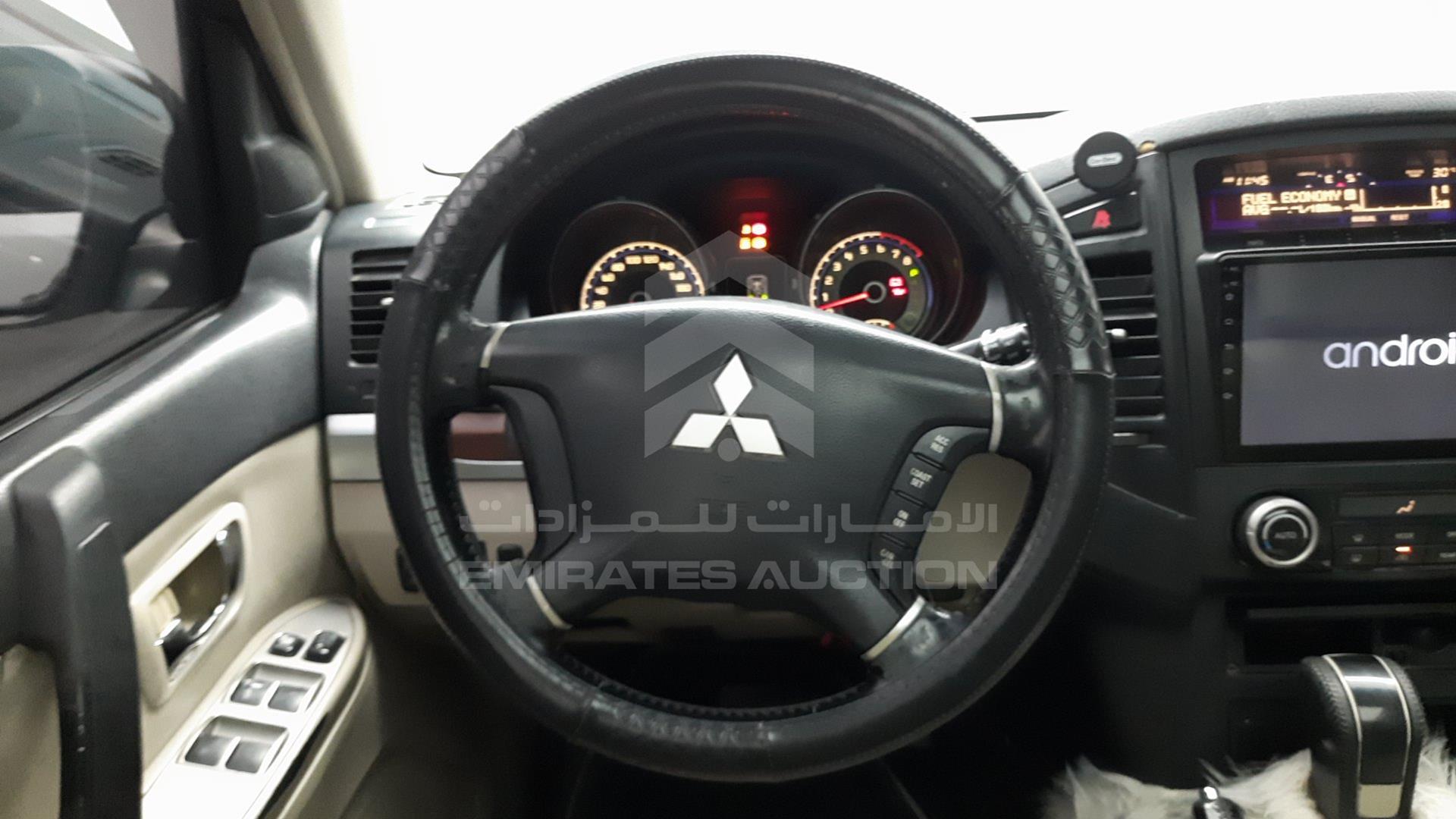 2008 MITSUBISHI PAJERO VIN: JMYLRV93W8J728895