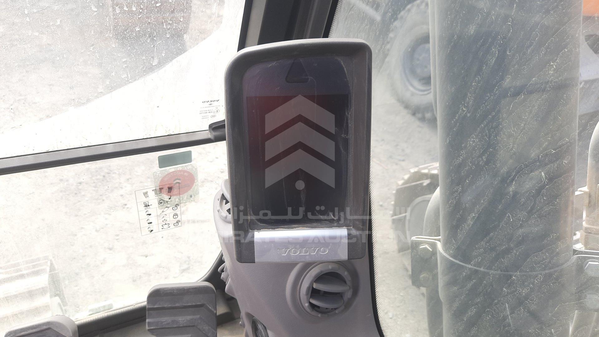 2024 VOLVO EC220DL VIN: VCEC220DE00232955